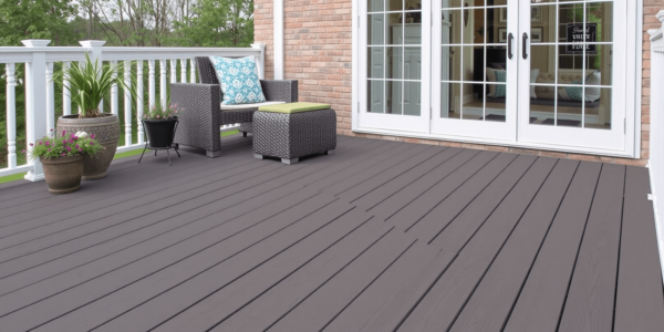 Choosing the Right Smart Composite Decking for Your Outdoor Project